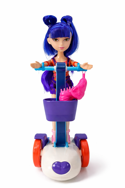Boneca Zoey K-Pop com Trotinete Musical Anda e Toca Música K-Pop